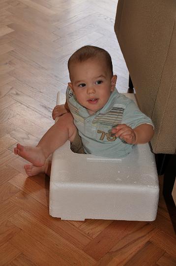 Downsized Image [JDT14months-26.JPG - 4383kB]