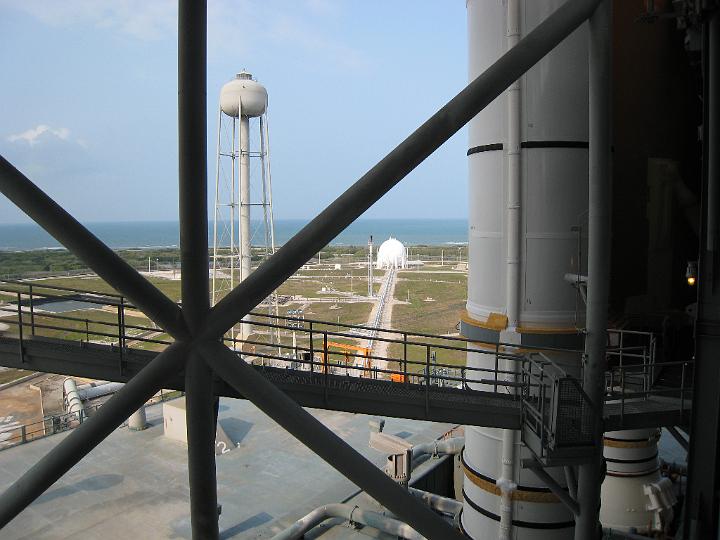 Downsized Image [STS117_PAD_IVT-05.jpg - 2427kB]